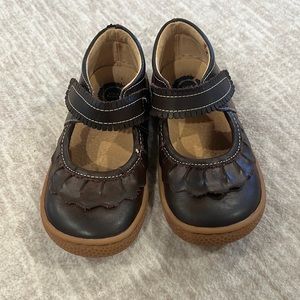 Brown Livie and Luca Ruche size 9!